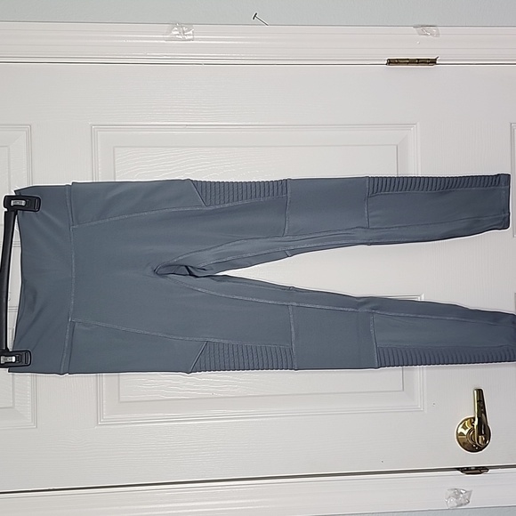 Fabletics Pants - FABLETICS WOMAN'S LEGGINGS SIZE M